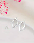 Camilla™ | Boucles d'Oreilles Géométriques : Lignes Nettes et Style Moderne